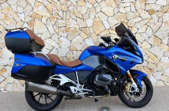 BMW 1250 RT AVEC AKRAPOVIC