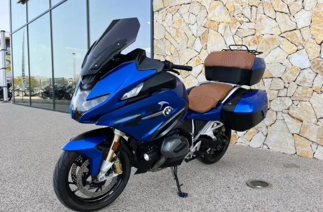 BMW 1250 RT AVEC AKRAPOVIC