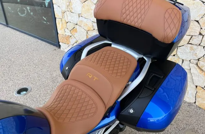 BMW 1250 RT AVEC AKRAPOVIC