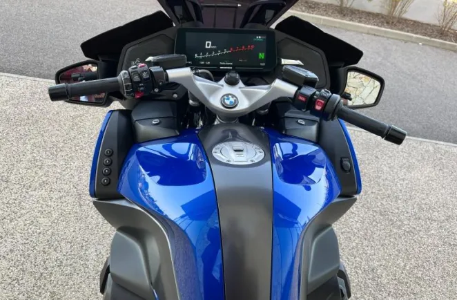 BMW 1250 RT AVEC AKRAPOVIC