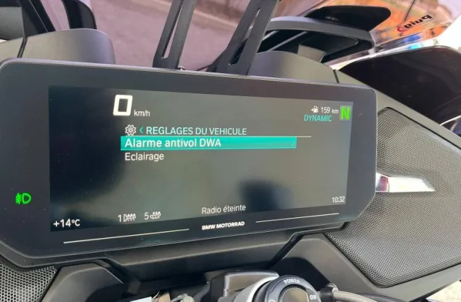 BMW 1250 RT AVEC AKRAPOVIC