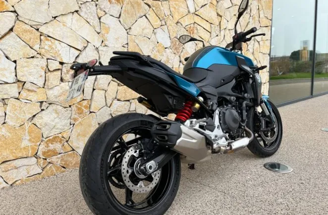BMW 900 R 2025
