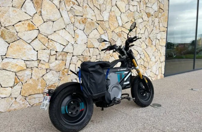 BMW CE02 full pack + sacoche.