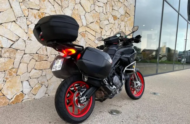 DUCATI V2 937 Pack Touring + options