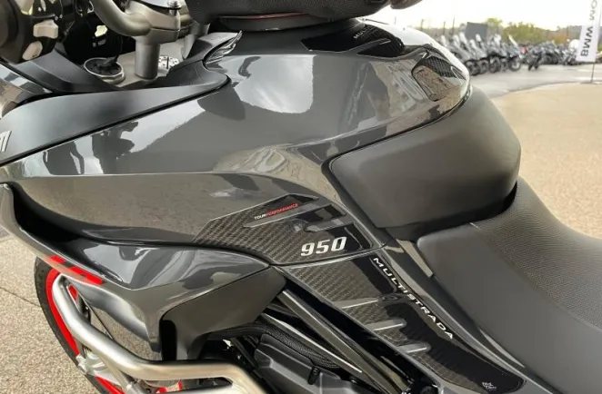 DUCATI V2 937 Pack Touring + options