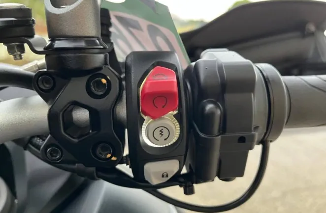 DUCATI V2 937 Pack Touring + options