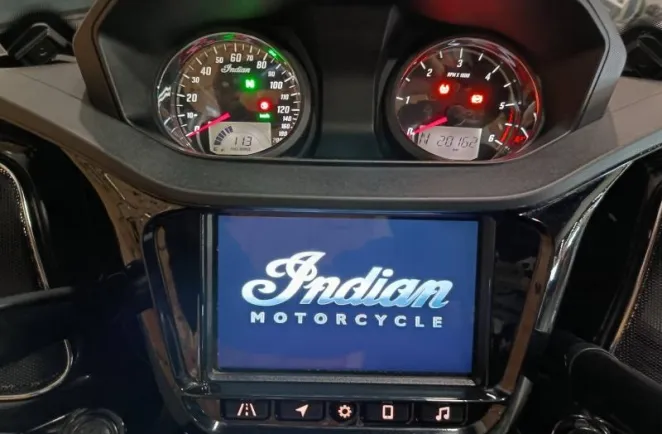 INDIAN Challenger 1768 Dark Horse 2022
