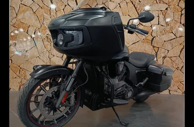 INDIAN Challenger 1768 Dark Horse 2022