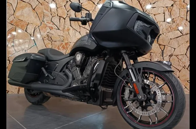 INDIAN Challenger 1768 Dark Horse 2022