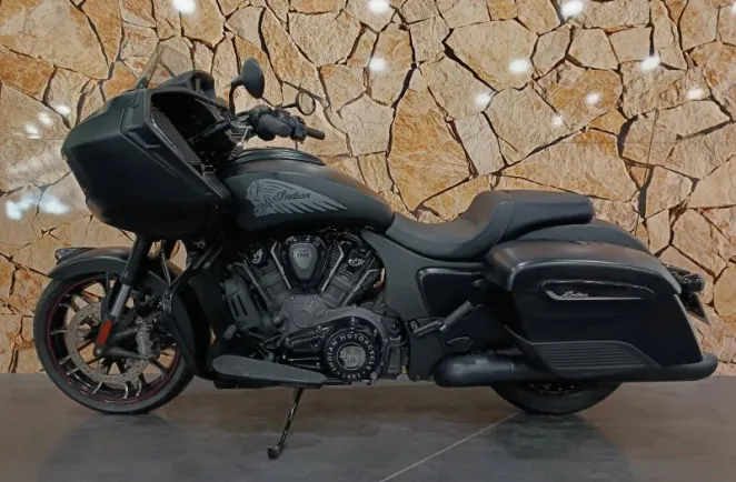 INDIAN Challenger 1768 Dark Horse 2022