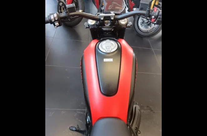 DUCATI Scrambler 800 Full Throttle