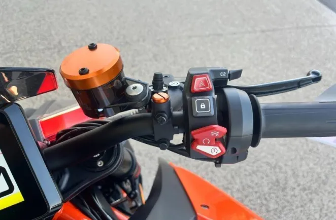 KTM Super Duke 1290 R ABS 2023