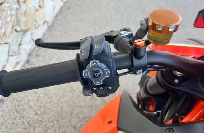 KTM Super Duke 1290 R ABS 2023