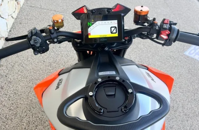 KTM Super Duke 1290 R ABS 2023