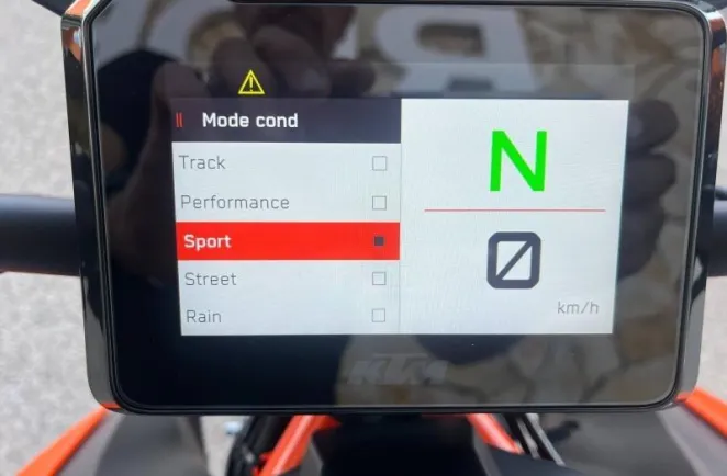 KTM Super Duke 1290 R ABS 2023