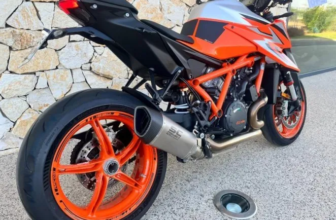 KTM Super Duke 1290 R ABS 2023