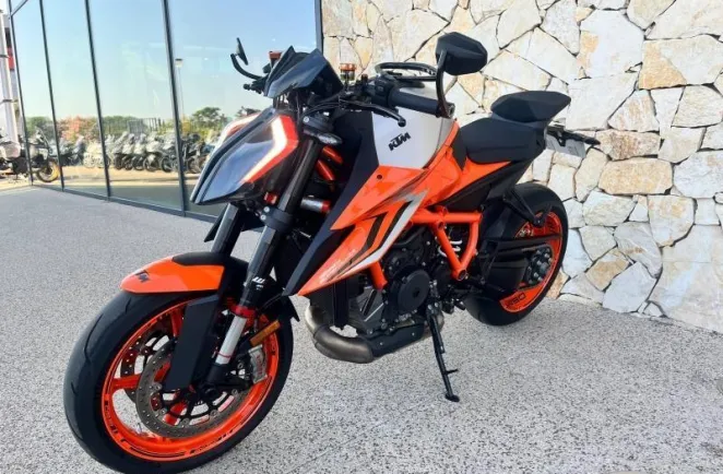 KTM Super Duke 1290 R ABS 2023