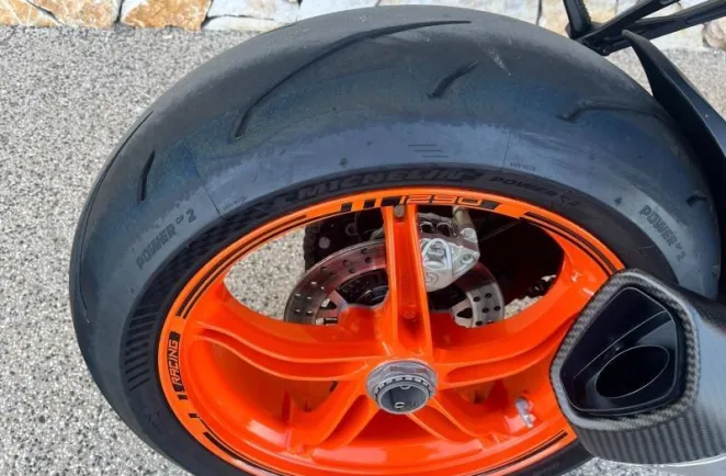 KTM Super Duke 1290 R ABS 2023