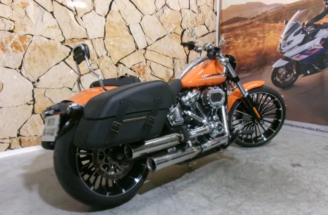 HARLEY-DAVIDSON Softail Breakout 1923