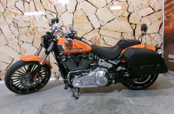 HARLEY-DAVIDSON Softail Breakout 1923