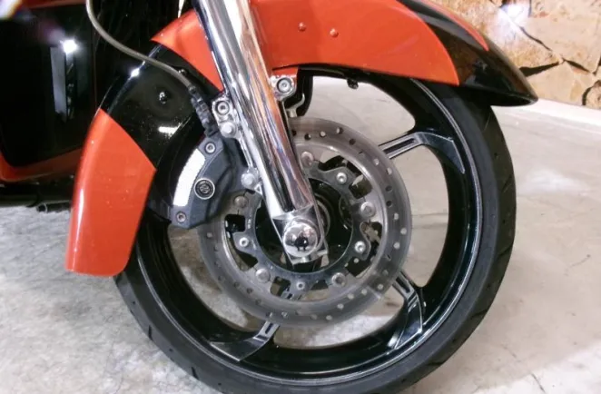 HARLEY-DAVIDSON CVO Street Glide 1868 ABS 2017