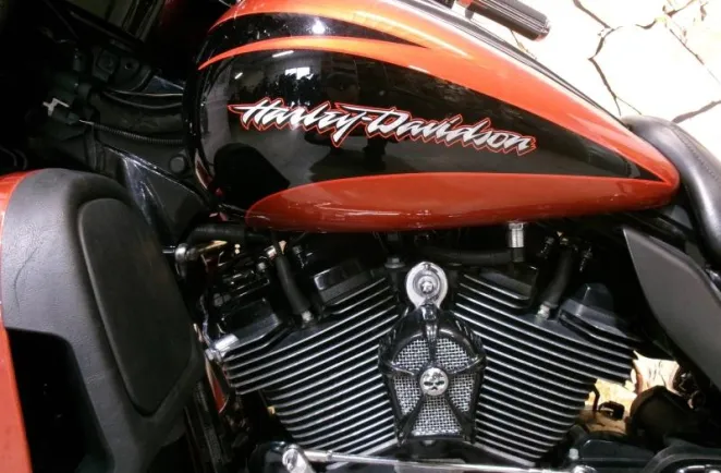 HARLEY-DAVIDSON CVO Street Glide 1868 ABS 2017