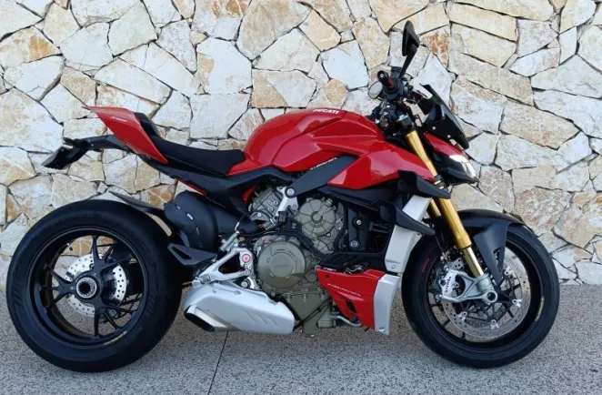 DUCATI 1103  V4 S Option carbone