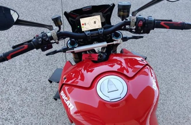 DUCATI 1103  V4 S Option carbone