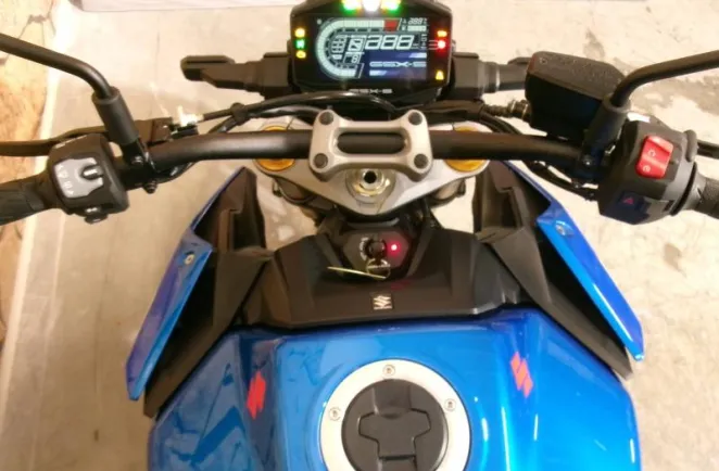 SUZUKI GSX-S 1000 - PNEUS NEUFS - REV. 12K OK