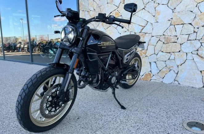 DUCATI Scrambler 800 Full Throttle
