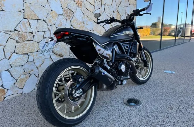 DUCATI Scrambler 800 Full Throttle