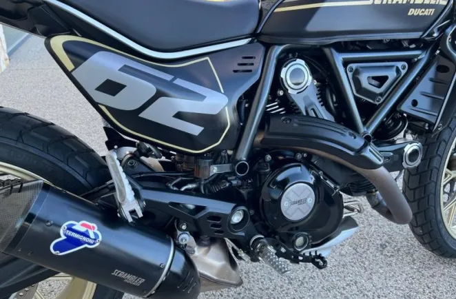DUCATI Scrambler 800 Full Throttle