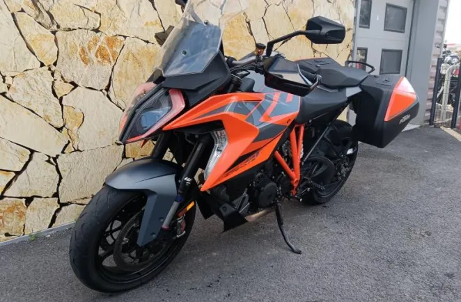KTM Super Duke 1290 GT 2024