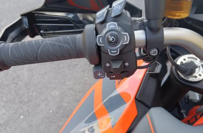 KTM Super Duke 1290 GT 2024