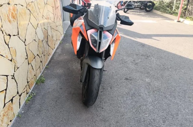 KTM Super Duke 1290 GT 2024