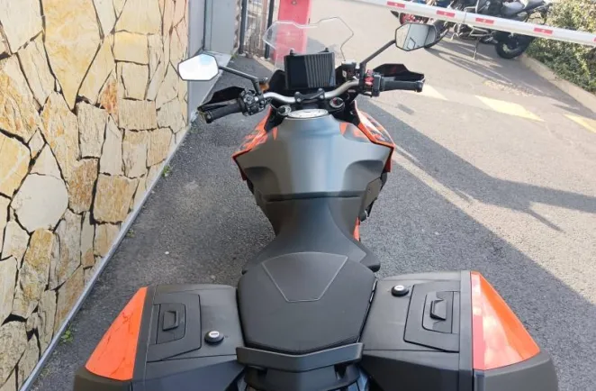 KTM Super Duke 1290 GT 2024