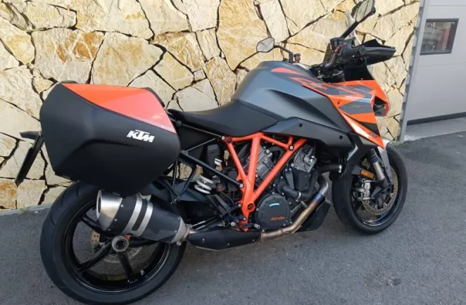 KTM Super Duke 1290 GT 2024