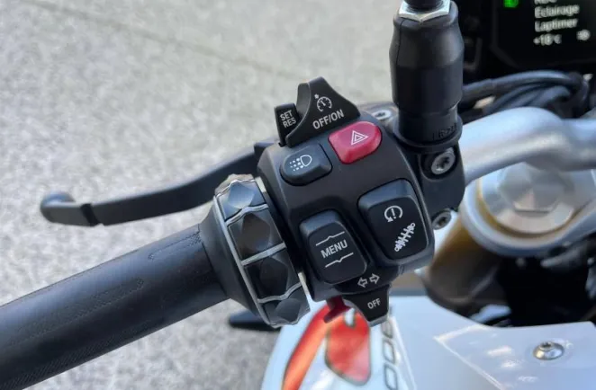 BMW 900 R A2 FULL PACK ET OPTIONS