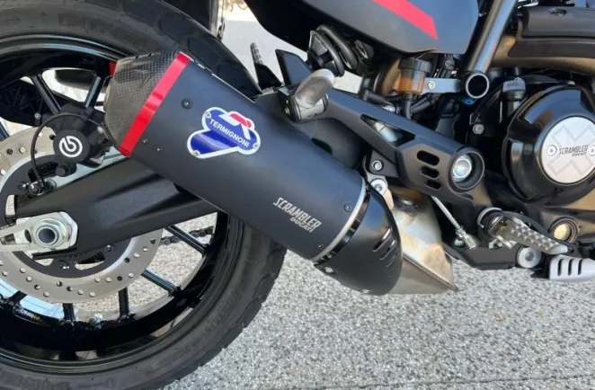 DUCATI 800 Full Throttle