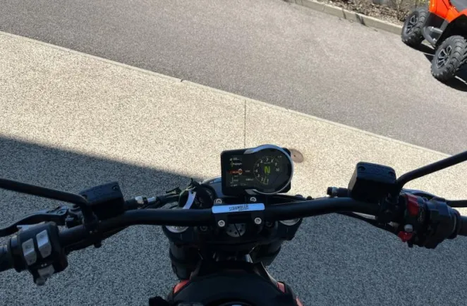 DUCATI 800 Full Throttle