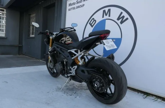 TRIUMPH 1200 RS + Options