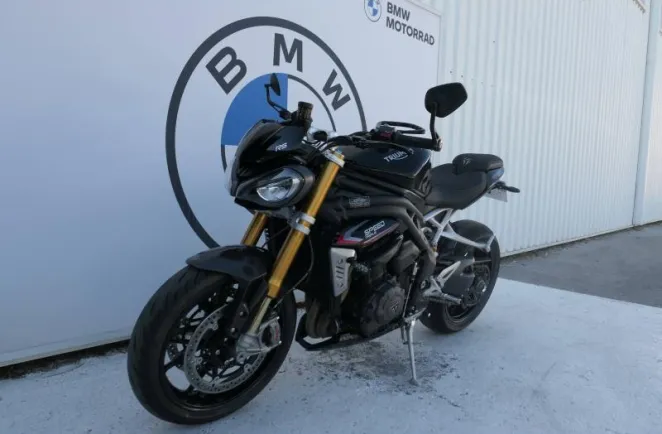 TRIUMPH 1200 RS + Options