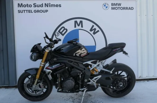 TRIUMPH 1200 RS + Options