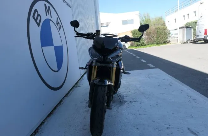 TRIUMPH 1200 RS + Options