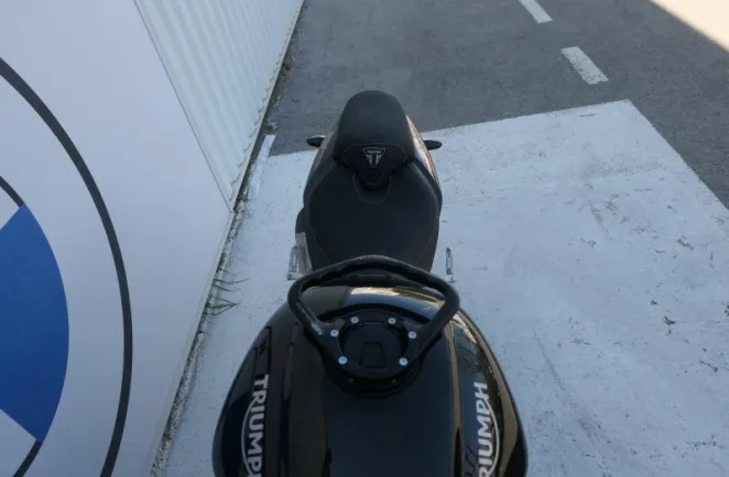 TRIUMPH 1200 RS + Options
