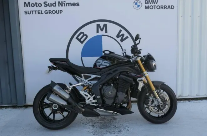 TRIUMPH 1200 RS + Options