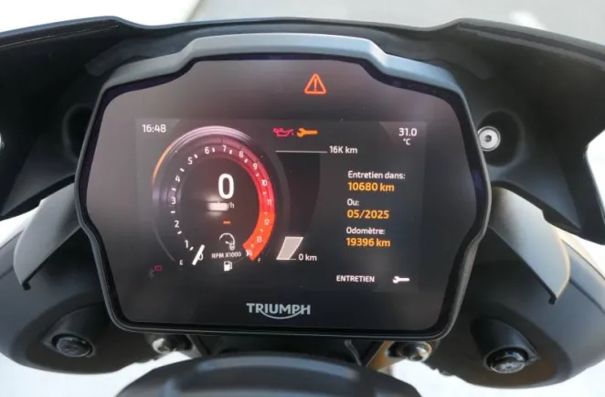 TRIUMPH 1200 RS + Options