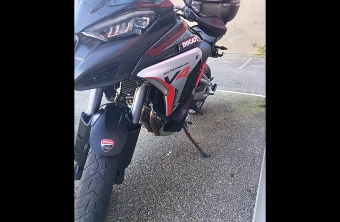 DUCATI Multistrada V4 S 1160 Essential Spoked wheels