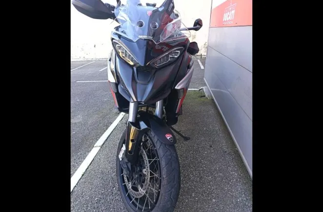 DUCATI Multistrada V4 S 1160 Essential Spoked wheels