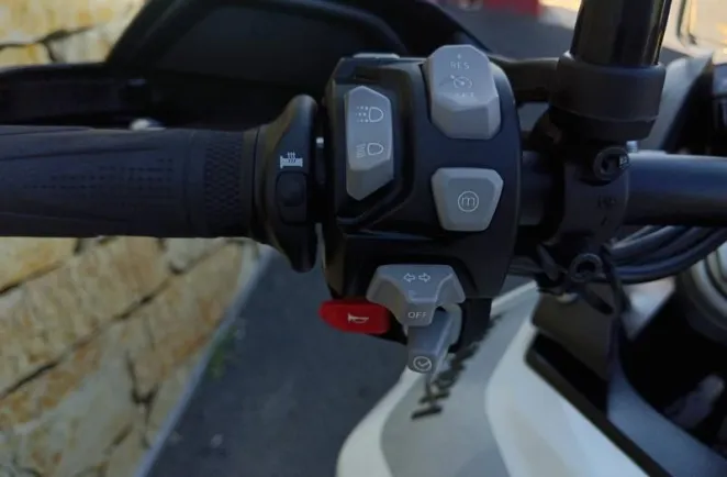 TRIUMPH Tiger 900 GT Pro